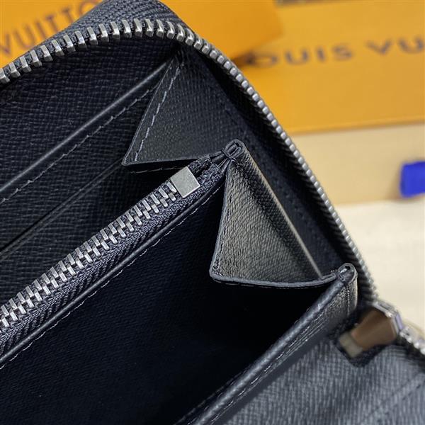 2026122105449295 820